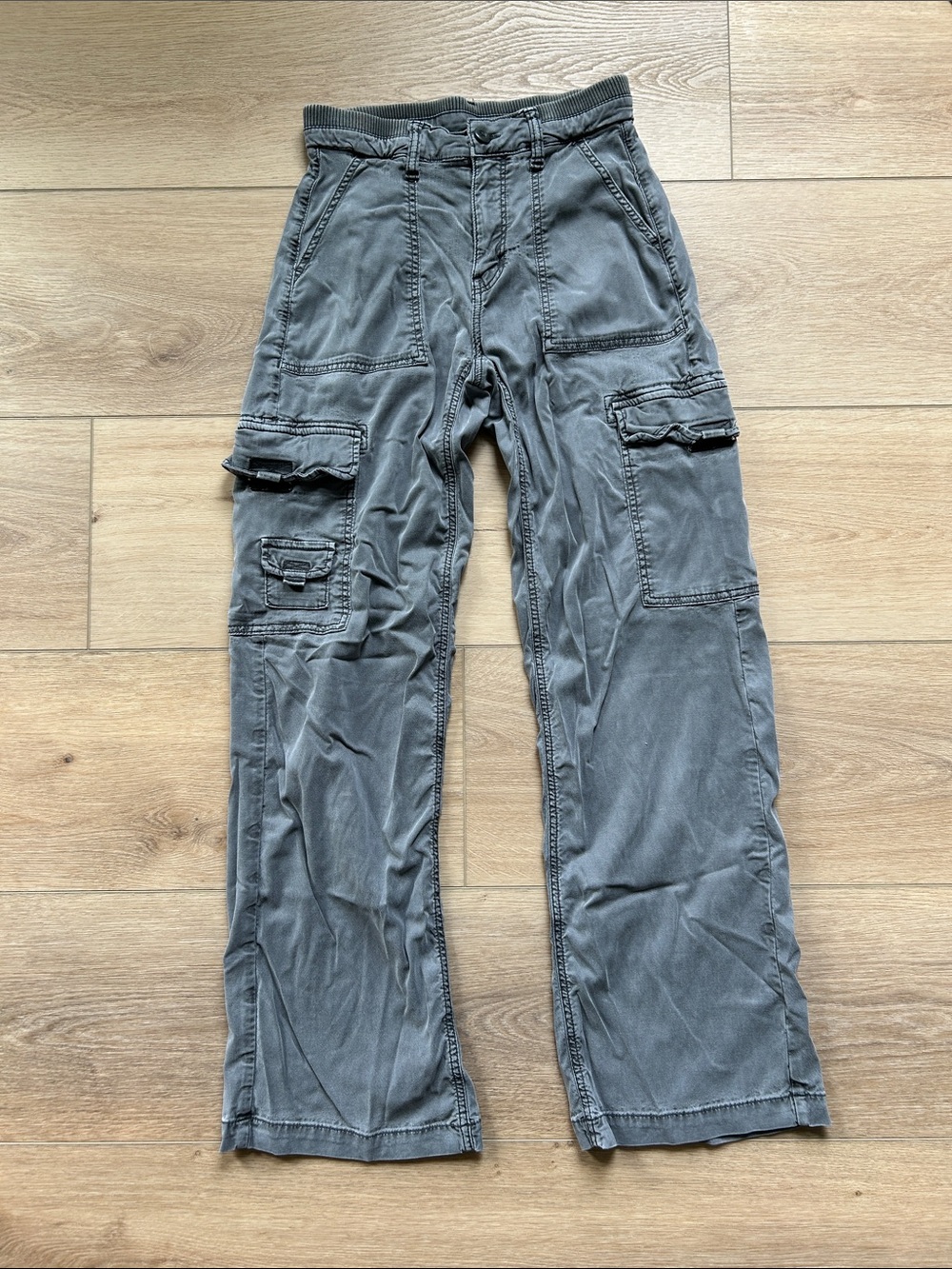 American Eagle 00 soft cargo grey pants